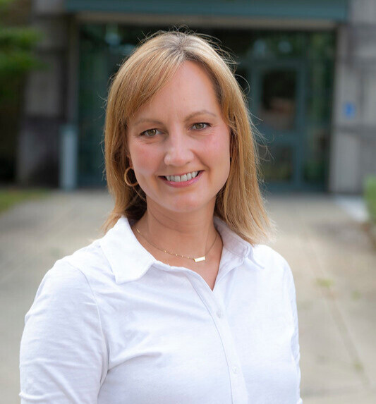 Dr. Elizabeth Gill